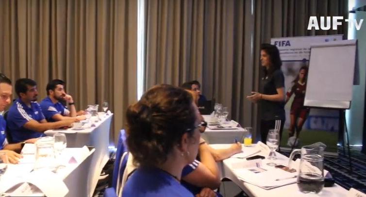 Curso FIFA para entrenadores de Ftbol Femenino