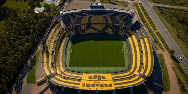 Hoy juega #Uruguay 👕! 🏟 Estadio - Club Atlético Peñarol