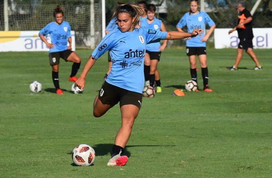 NUESTRA BICOLOR FEMENINA DISPUTÓ DOS AMISTOSOS ANTE URUGUAY - FPF