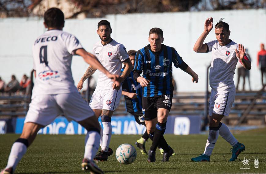 Los resultados de los partidos de hoy, domingo 25 de junio, por el Torneo  Intermedio de Uruguay