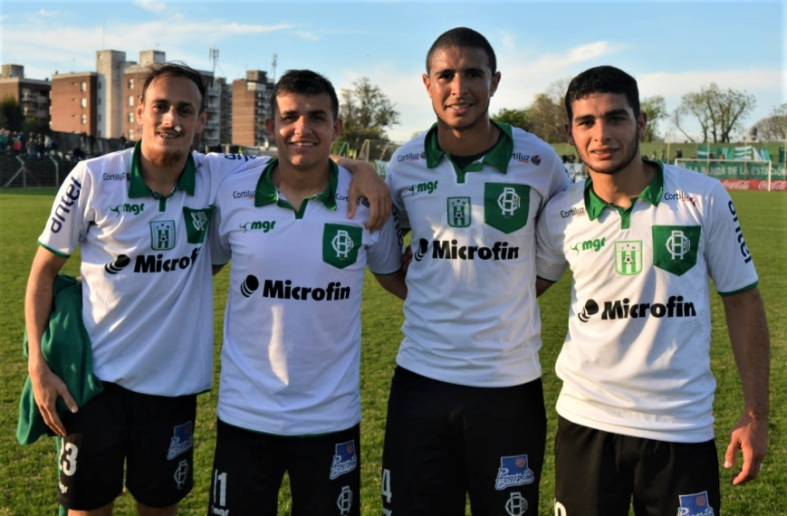 Racing Club de Montevideo - ¡Clásico ganado! El cervecero venció por 2-1 a  Fénix y se llevó el Clásico del Oeste. #SomosRacing