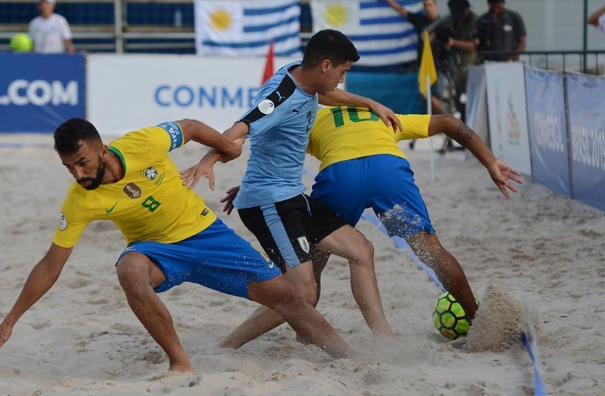 El gesto del jugador de la selección uruguaya que conmovió a Brasil en las  Eliminatorias de fútbol playa