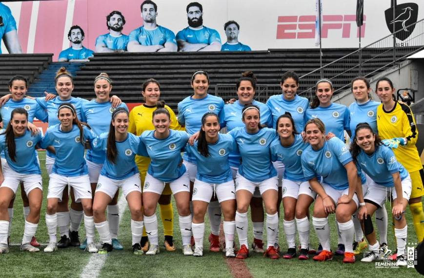 El fútbol femenino uruguayo sumergido en diferencias que no permiten el  inicio de la temporada - 970 Universal
