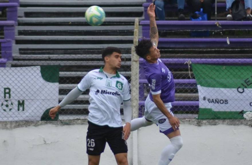 Racing Club de Montevideo - #TerceraDivision  Con cuatro goles de Agustín  Rodríguez y uno de Agustín Hernández los cerveceros le ganaron a Plaza  Colonia y cerraron su participación en el Torneo