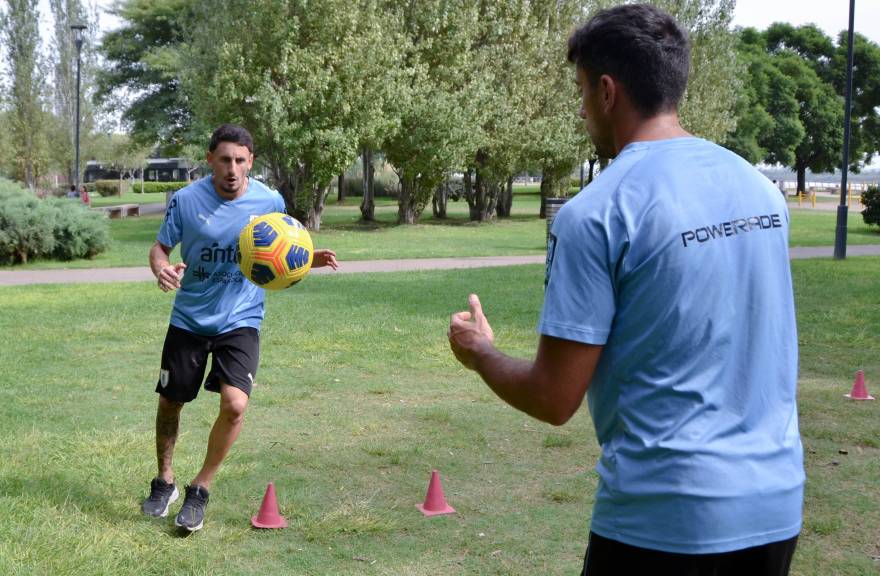 Fútbol Playa AUF on X: 🇺🇾 ¡𝗛𝗢𝗬 𝗝𝗨𝗘𝗚𝗔 𝗨𝗥𝗨𝗚𝗨𝗔𝗬! La Celeste  disputa su último partido en la @CopaAmerica 2️⃣0️⃣2️⃣3️⃣. 🆚 Chile 🏖️ La  Rural de Rosario 🕔 11.30 h #ElEquipoQueNosUne  / X