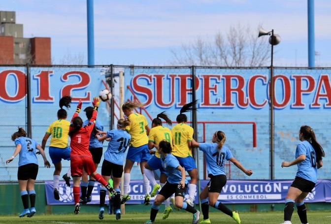 La selección uruguaya femenina es histórica: le ganó a Brasil - Uruguay  Natural Marca Pais - Sitio Oficial