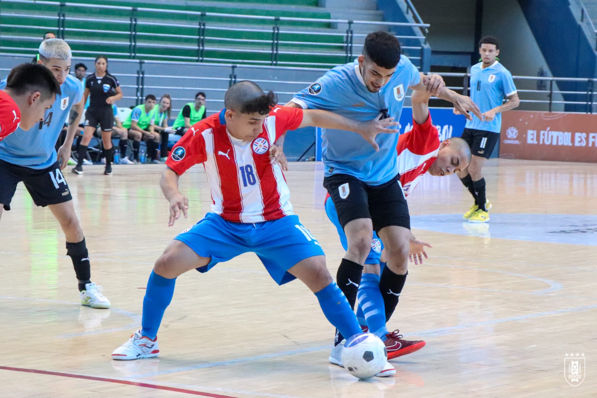 Liga Evolución Fútbol playa: Uruguay debutó con un triunfo y una