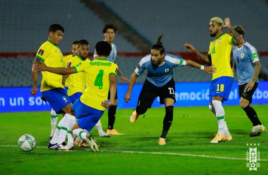 AUF - Selecciรณn Uruguaya de Fรบtbol - ๐บ๐พ ยก๐๐ข๐ฌ ๐๐จ๐๐๐ ๐จ๐ฅ๐จ๐๐จ๐๐ฌ! ๐ Brasil ๐ 21h ๐๏ธ Estadio Centenario ๐บ AUF.tv #ElEquipoQueNosUne
