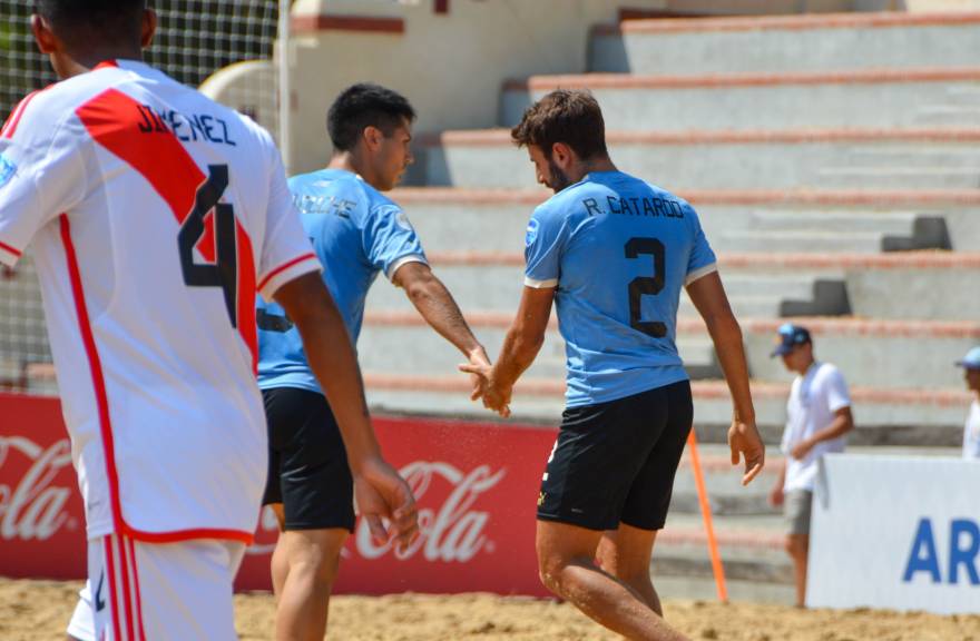 Fútbol Playa AUF on X: 🇺🇾 ¡𝗛𝗢𝗬 𝗝𝗨𝗘𝗚𝗔 𝗨𝗥𝗨𝗚𝗨𝗔𝗬! Hay  partido. Hay debut en la @CopaAmerica 2⃣0⃣2⃣3⃣. 🆚 Argentina 🏖️ La Rural  de Rosario 🕔 17 h #ElEquipoQueNosUne  / X