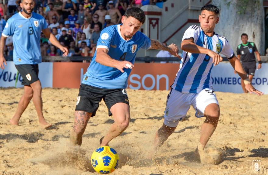 Fútbol playa: Uruguay 5to en Recife