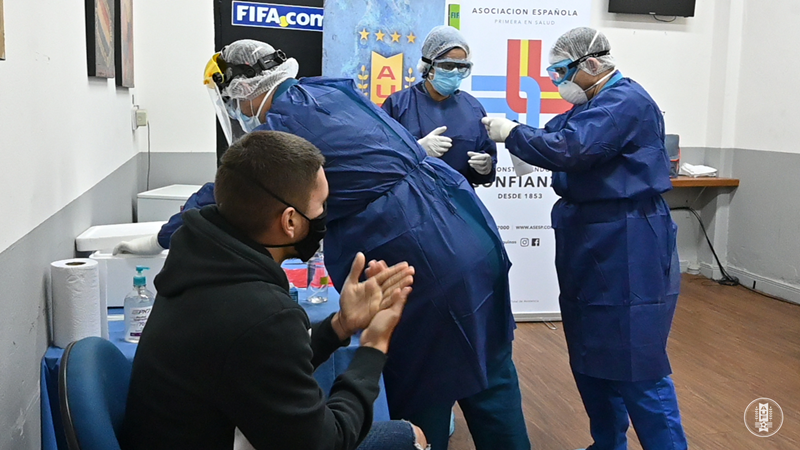 COVID-19: Uruguay prepara el regreso del fútbol profesional con test a los  jugadores