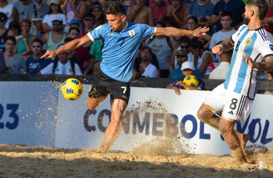 Fútbol Playa AUF on X: 🇺🇾 ¡𝗛𝗢𝗬 𝗝𝗨𝗘𝗚𝗔 𝗨𝗥𝗨𝗚𝗨𝗔𝗬! Se