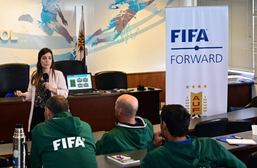 Curso completo FIFA para Entrenadores de Arqueros - AUF