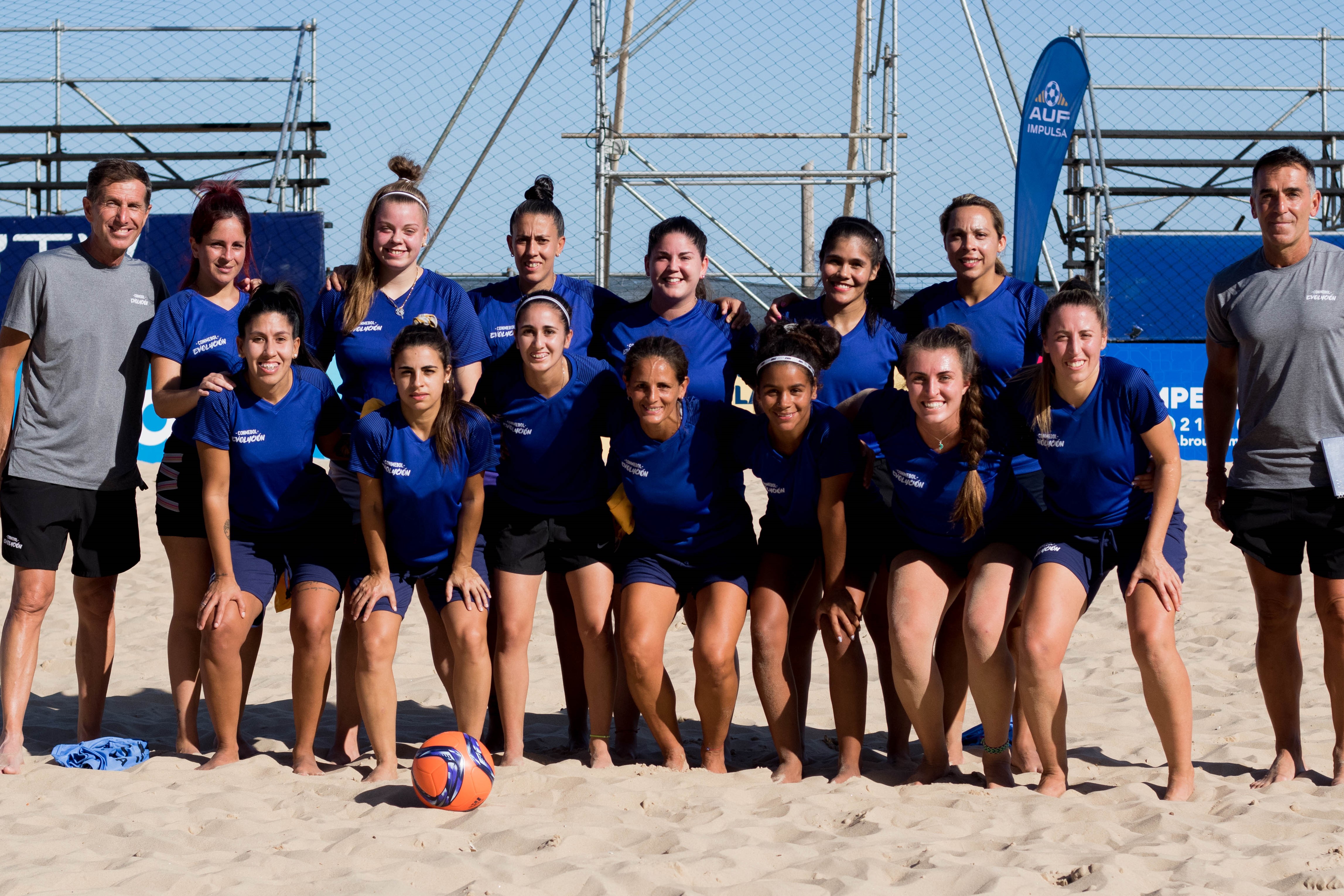 Comenzó el curso de CONMEBOL de Fútbol Playa - AUF