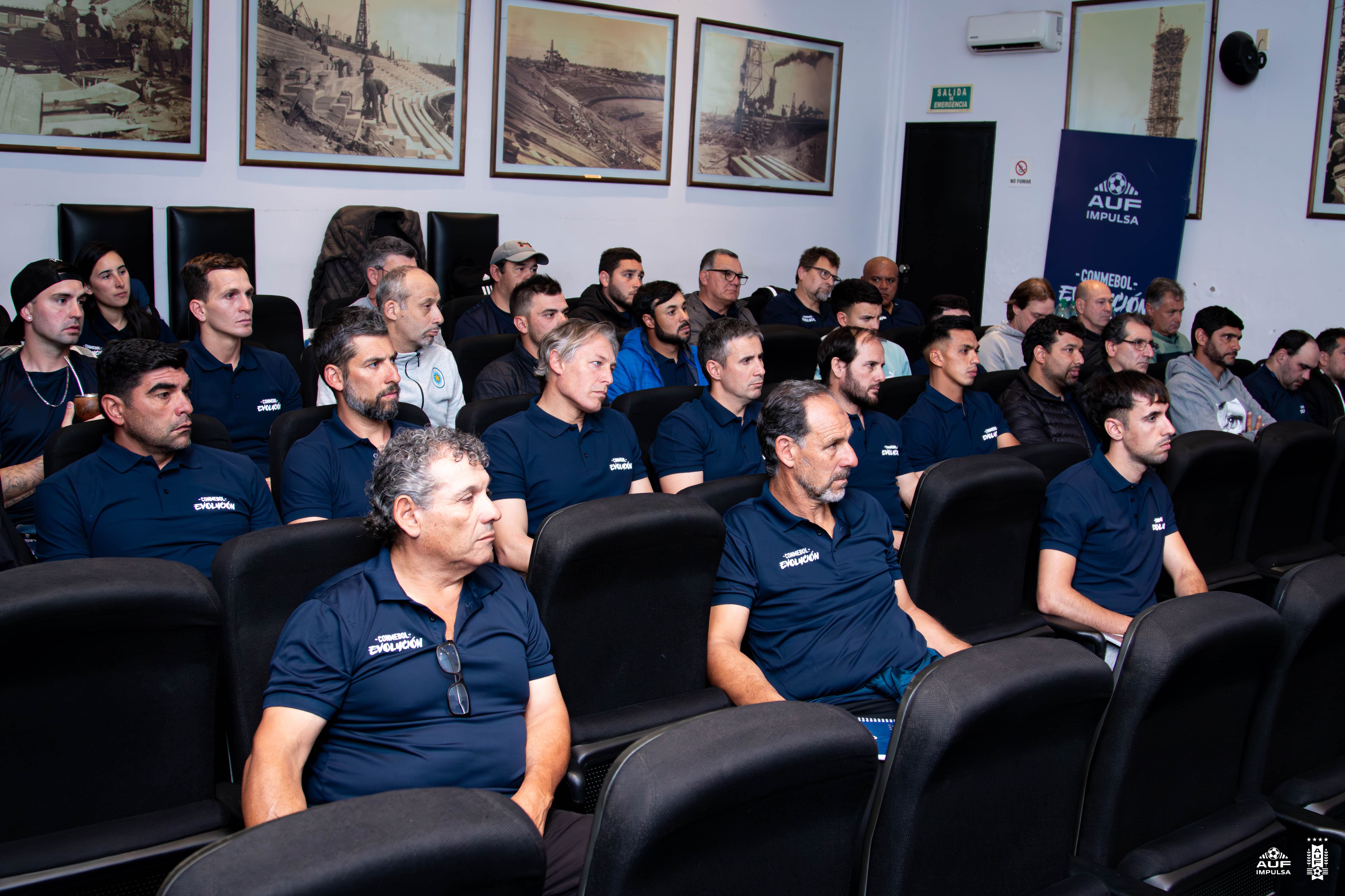 COVID-19  Ver curso On Demand completo para Entrenadores de Arqueros y  Fútbol Base realizados en 2019 - AUF