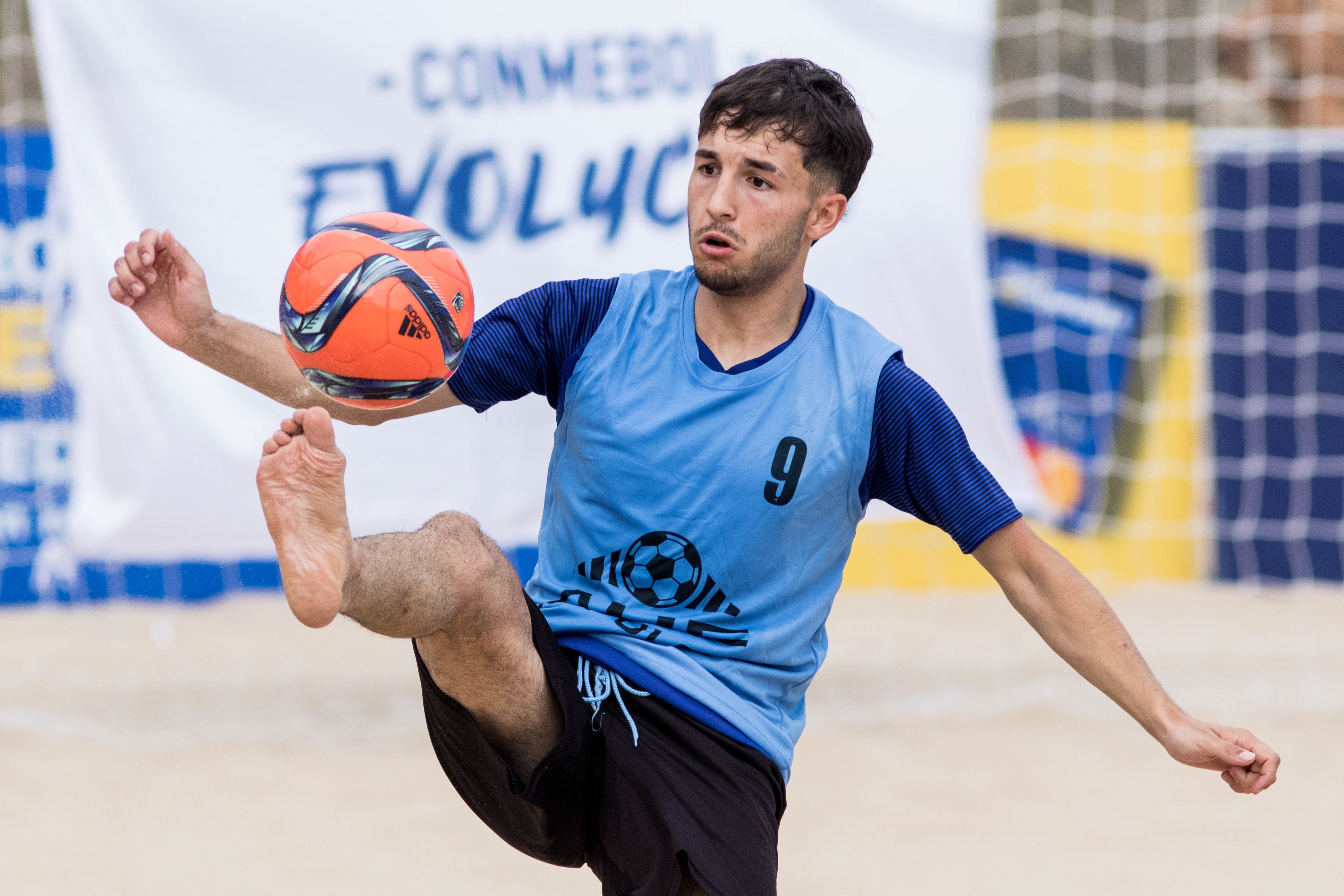 Comenzó el curso de CONMEBOL de Fútbol Playa - AUF