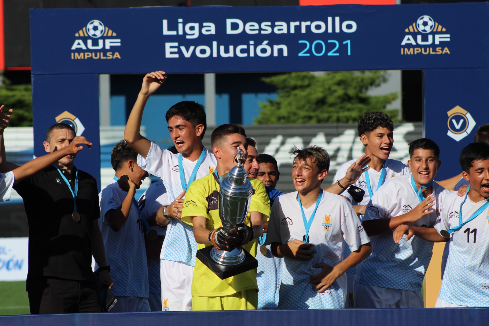 Uruguay y Paraguay festejan en la CONMEBOL Liga Evolución de