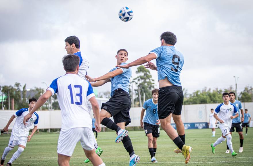 AUF - Selección Uruguaya de Fútbol - #SelecciónSub17, Hoy Uruguay  disputará un partido amistoso internacional ante México, a las 16 h, en el  estadio Belvedere.