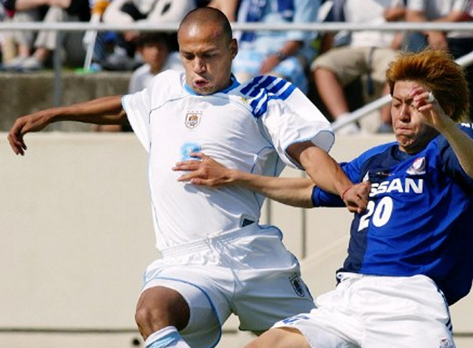 Yokoham F. Marinos vs Uruguay
